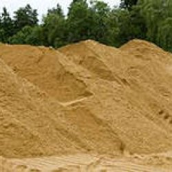Песок, завезенный для строительства стадиона в Карабаше, вызвал тревогу населения